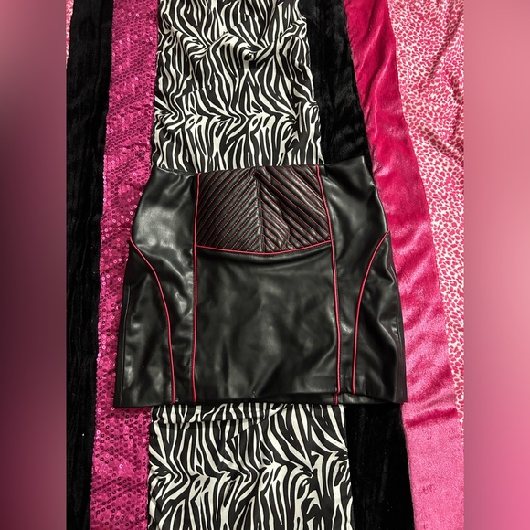 Zara leather mini skirt - Picture 1 of 3